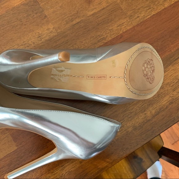Vince Camuto Heels - Picture 5 of 7